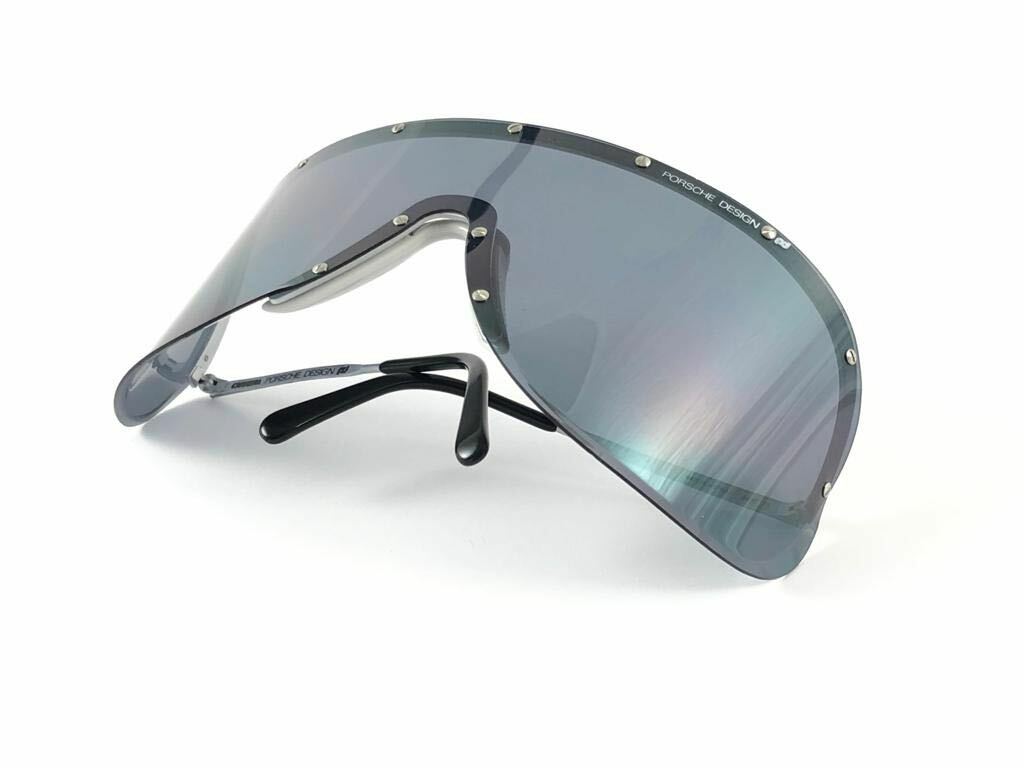 VINTAGE PORSCHE DESIGN 5620 700 DARK GREY MONO LEN SUNGLASSES