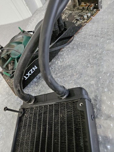 AMD Radeon HD6970 + Corsair H55 AIO + NZXT G10 - Afbeelding 2 van 3