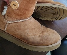 UGG Australia Women's Classic Bailey Button Boots Chestnut Suede Sheepskin Lined
