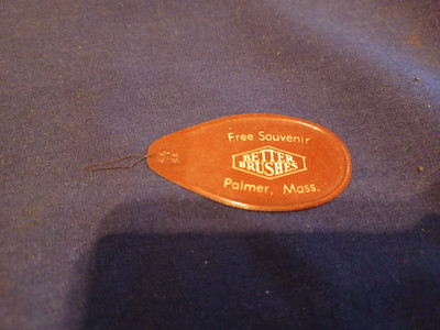 ANTIQUE FREE SOUVENIR BETTER BRUSHES PALMER, MASS SEWING NEEDLE THREADER