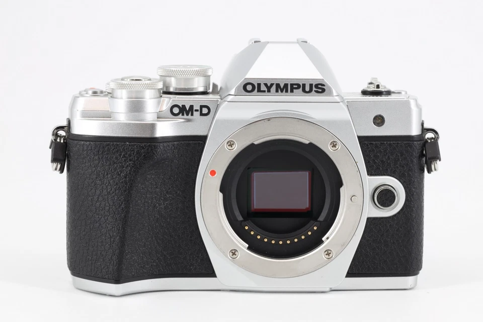 Olympus OM-D E-M10 Mark III, photo 2 of 5
