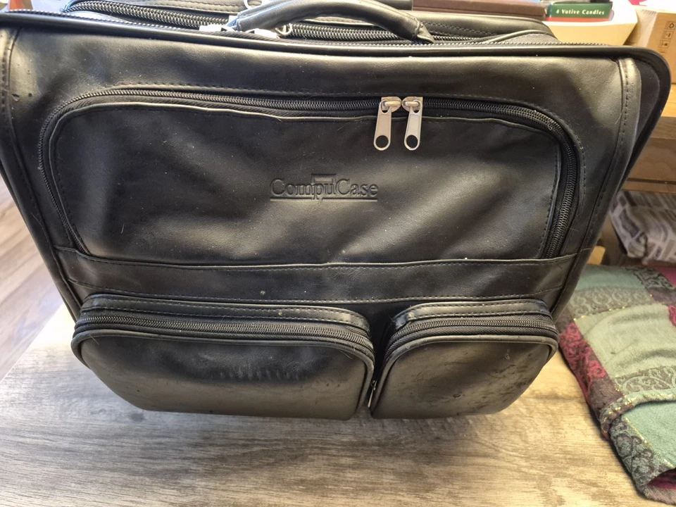 Vintage CompuCase Style #1633585 Wheeled Portfolio/Computer Case Vinyl Black - Image 2 of 2