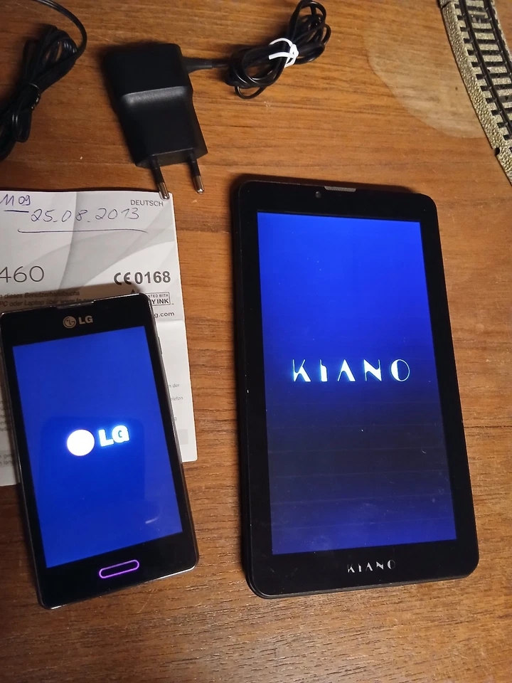 Konvolut Tablet - Handy - SIM-Karte / Tablet und Handy für Bastler - Bild 4 von 4