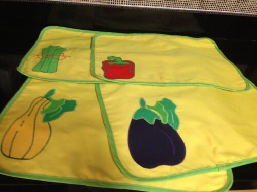 Set Of 4 Vintage Unused “Mullins Square” Veggie Placemats/Napkins - Picture 2 of 7