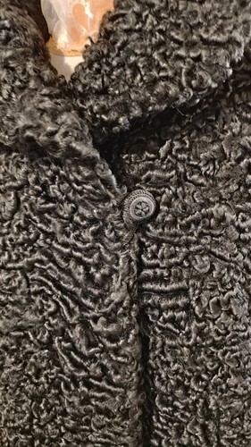 Stunning and Warm Late 40s Jet Black Curly Lamb Car Coat with Full Sleeves - M/L - Picture 3 of 5