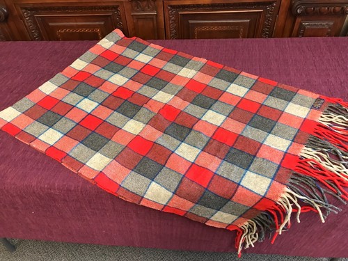 Pre-Owned Rare PENDLETON PURE VIRGIN WOOL RED GRAY PLAID THROW BLANKET 72" X 26" - Picture 5 of 7