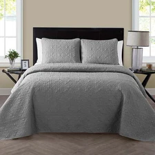 VCNY Home Caroline 3-Piece Grey Floral Quilt Set, Full/Queen, Adult, Unisex