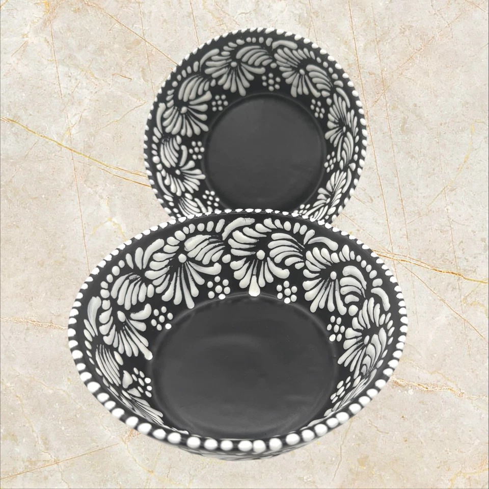 Hermosos cuencos Talavera blancos y negros hechos a mano Foto 2 de 4
