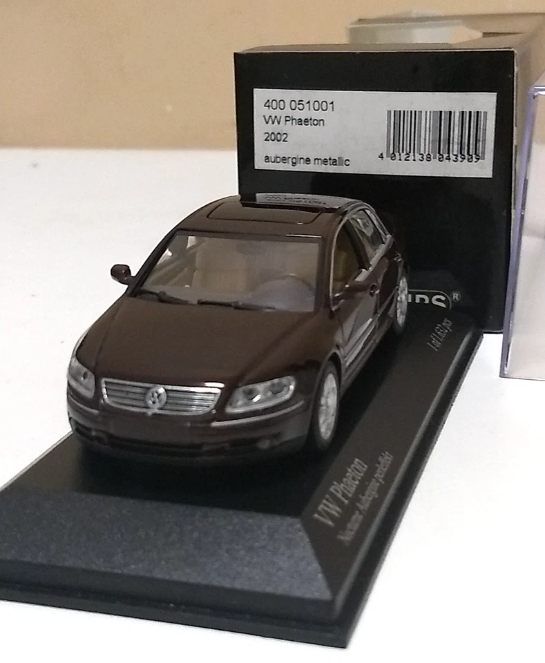 Minichamps 1/43 VW Phaeton 2002 400051001 aubergine Metallic 1632 pcs - Immagine 2 di 4