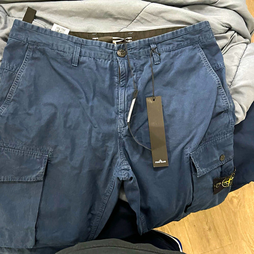 Stone Island Men's Blue Cotton Cargo Shorts Flat Front Logo Pockets Button