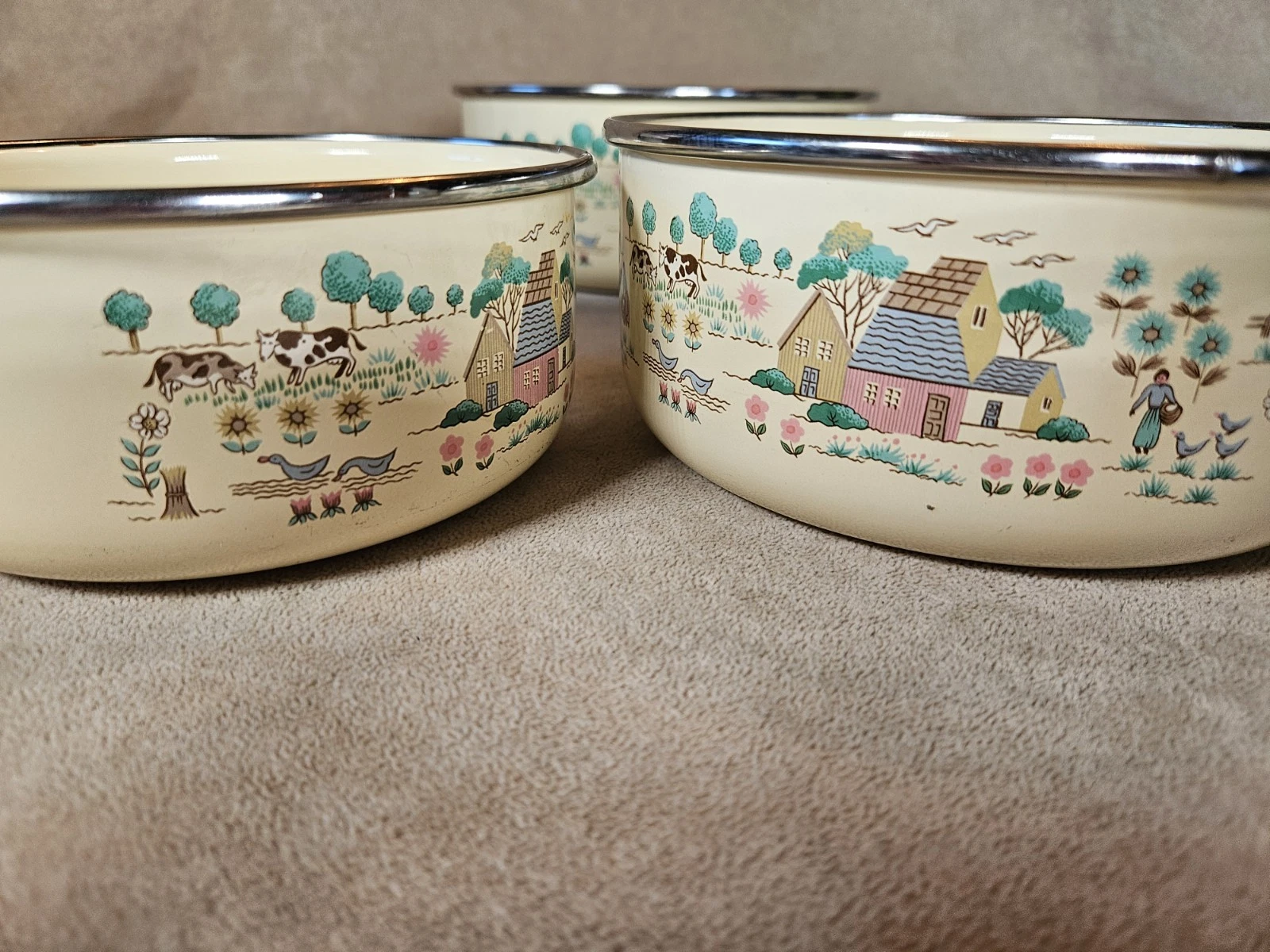 3 International Heartland Enamelware Mixing Nesting Bowls Set Farmhouse Cottage