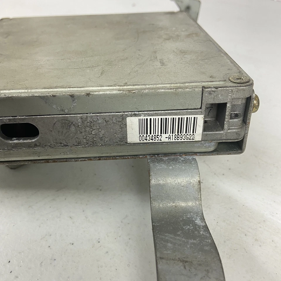 Компьютер электронного блока управления 1995 Nissan 240sx Auto A18-b93 G22 - Изображение 4 из 4