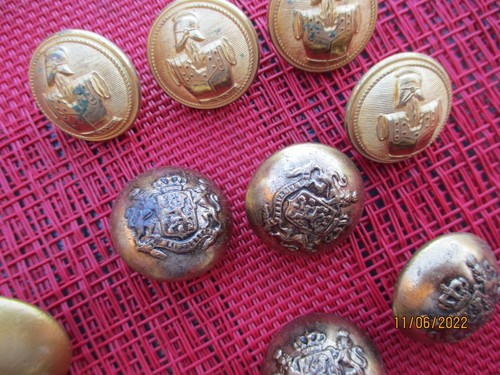 Lot d'Anciens Boutons de Veste : de Marin , Militaire : - Picture 2 of 4