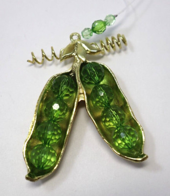 C1 SWEET PEA 4'' PEAS IN POD Ornament Crystal Expressions Ganz ACRY-809