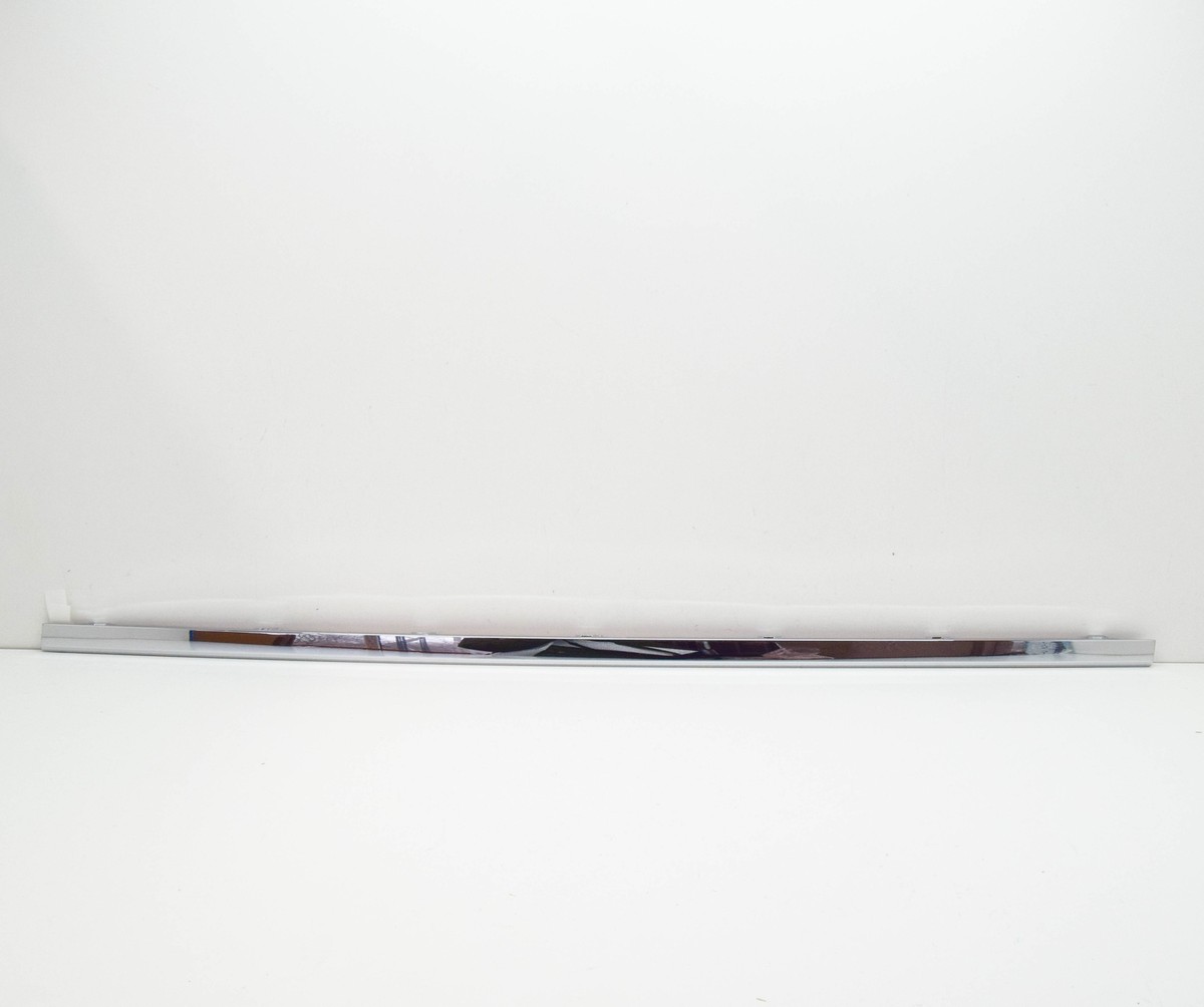 VOLKSWAGEN PASSAT B8 3G Front Right Door Lower Molding  