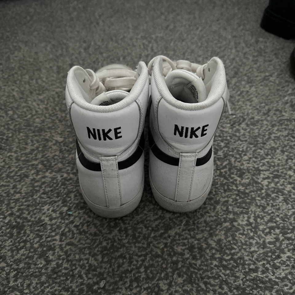 Nike Blazer 77 Vintage Mid White Black Size 5, photo 4 of 5