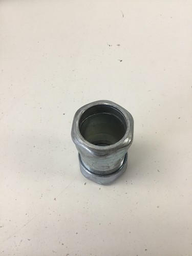 Thomas & Betts T&B EGS ETP 1 1/4" GLAND COMPRESSION CONNECTORS. New Old Stock - Picture 3 of 3