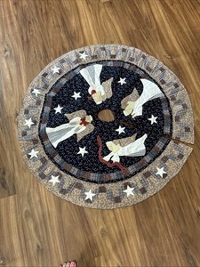 Vintage Quilted Tree Skirt Patchwork Angel's Country Christmas Holidays