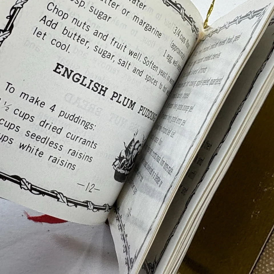 Mini libro de recetas favoritas del viejo mundo adorno de Navidad Kurt Adler vintage 1982 Foto 4 de 4