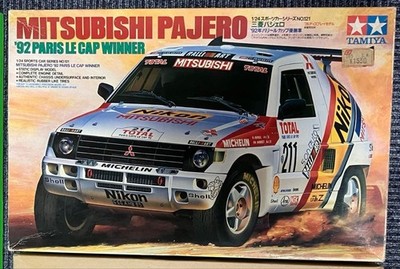 Tamiya 1/24 Mitsubishi Pajero 1992 Paris Dakar Rally Winner Model Kit