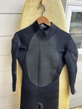 Large Men’s Xcel Wetsuit 4mm Backzip