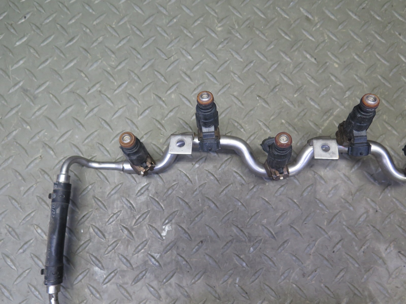 2006-2012 BENTLEY FLYING SPUR 6.0L ENGINE FUEL RAIL W/ INJECTORS SET