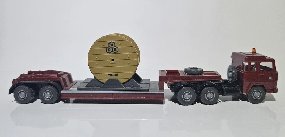 Wiking H0 1:87 LKW MAGIRUS 235 D Sattelzug TIEFLADER MIT LADUNG KABELTROMMEL VDK - Bild 3 von 4