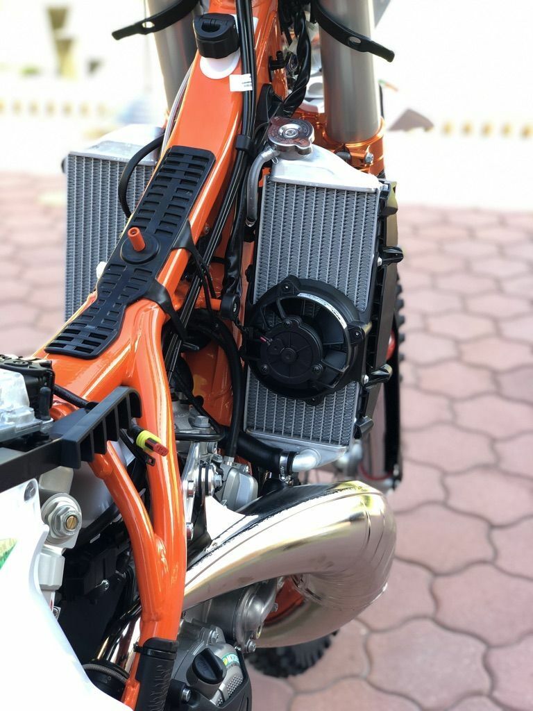 KTM Radiator Fan Kit 250 300 XCW TPI 2018-2020 (79635941044 KTM Radiator Fan Kit 250 300 XCW TPI 2018-2020 (79635941044