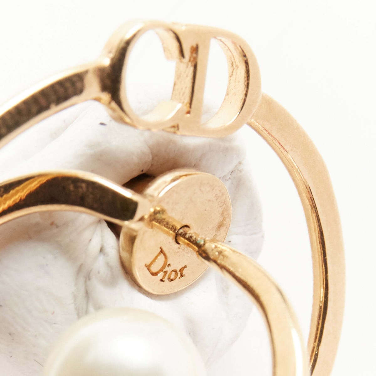 ゴージャスなデザイン♪ DIOR リング CDロゴ×パール DIOR Tribales gold metal CD logo faux pearl swirl pin