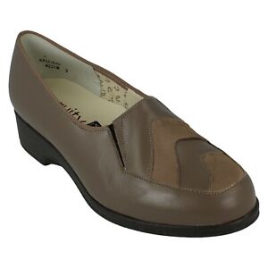 eee width ladies shoes