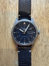 Seiko 5 Men’s Automatic Watch SRPG39K1 Day/Date Black Dial Leather Strap 100m 