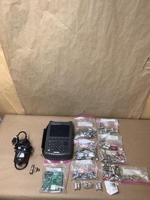 AGILENT TECHNOLOGIES FIELDFOX, #1012259; RF ANALYZER IN BLACK METAL (B33002878)