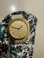 Gucci 25H Quartz 34mm White Leather Strap Unisex Watch YA163416