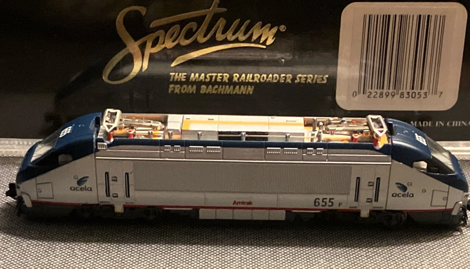 Bachman Spectrum #83053 AMTRAK HHP-8 Locomotive (DCC) #655. - Image 3 of 4