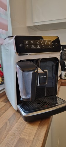 Philips Kaffeevollautomat EP 3243/50 3200 weiß