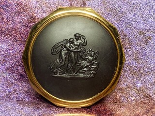 Very Rare Stratton Wedgwood Black Jasper Ware style vintage powder compact 1g