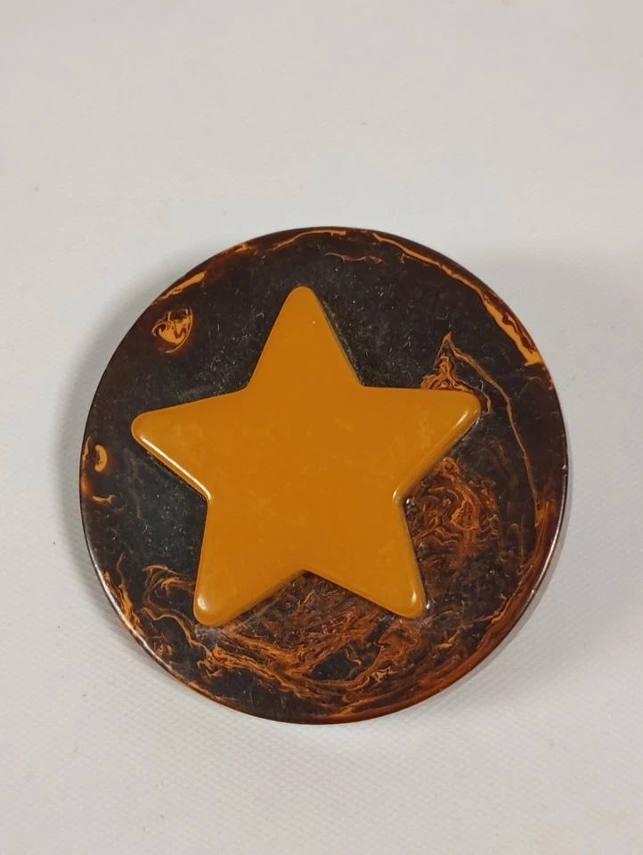 Vintage round button with a star, big and beautiful - Image 3 of 4