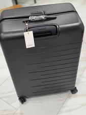 Quince Expandable Large Check-In Suitcase - Black