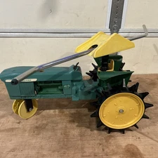 John Deere 4010 Diesel Tractor Traveling Lawn Sprinkler DieCast Working Tested