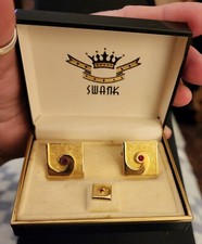 VINTAGE MCM CUFFLINKS & TIE CLAP W/RUBY ACCENT IN BOX