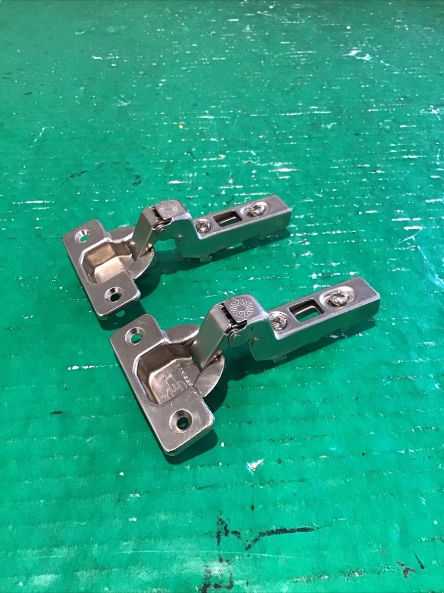 Lot of 2 Ferrari 5A45 110* Self Closing Cabinet Hinge Clip On /NO