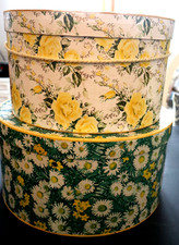 2 VINTAGE HAT BOXES: SM ROUND YELLOW ROSES, MED ROUND GREEN DAISIES, 7 TALL