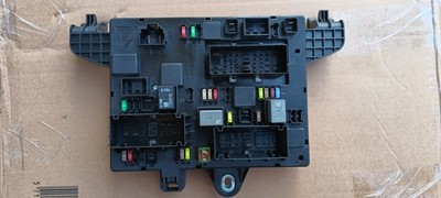 Opel Astra J 2,0 Cdti   118KW  160PS Sicherungskasten Sicherungsbox Hinten GM