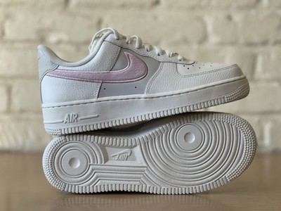 Nike Air Force 1 07 White Pink Chenille Swoosh Sneakers Women Sz 7.5 DQ0826-100