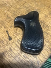 Pachmayr Presentation Compac Round Frame Revolver Grip for S&W K Frame W/Screw