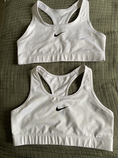 Women's Nike Dri Fit Sports Bras (White x 2 and Black x 2) Large VGC