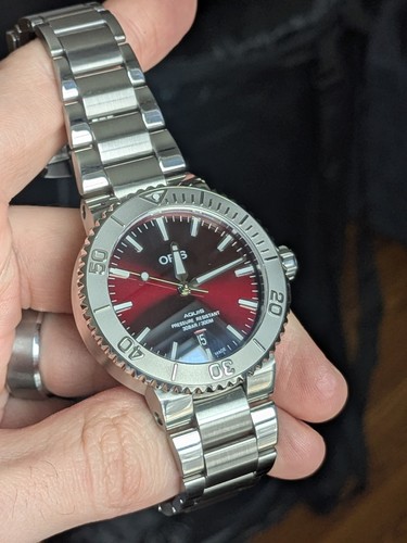 ORIS Aquis Date Relief 41.5mm Cherry Red, Box, Manual, Warranty card, full set