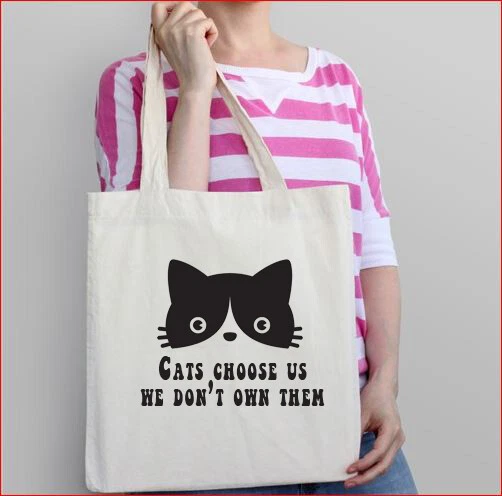 Handbags with online cats on them