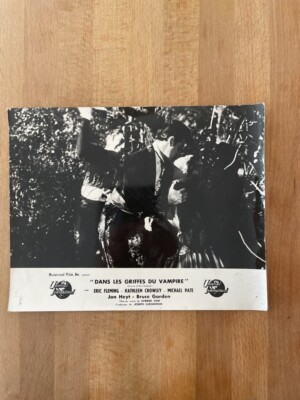 In the Claws of the Vampire - 1 Original Cardboard Photo - BE