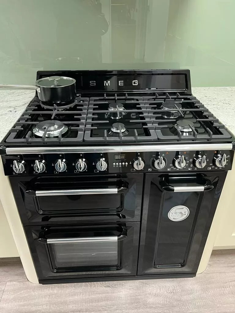 Smeg range 2024 cooker black